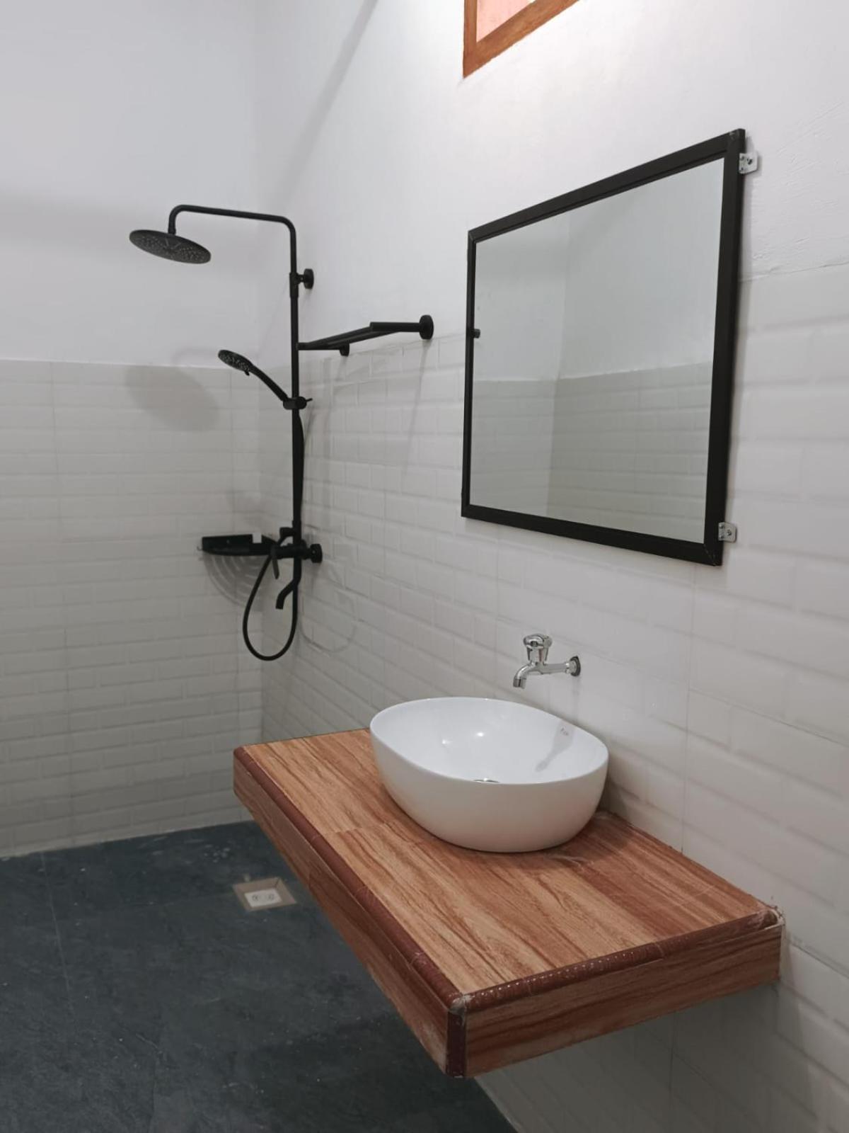 Kuta Lodge Homestay Dış mekan fotoğraf